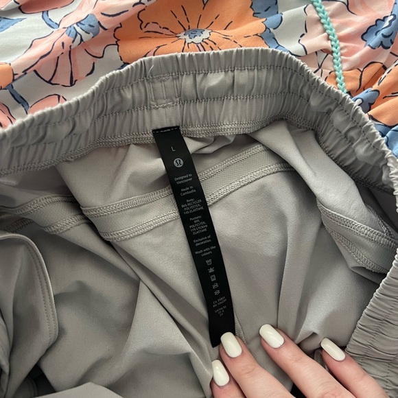 Lululemon pace breaker linerless shorts - Picture 3 of 3